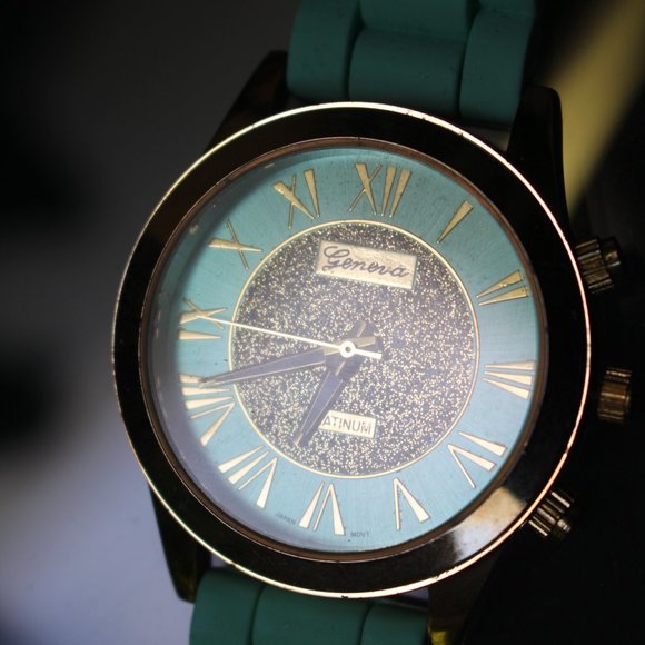 4 Rhinestone Watches (3 Geneva + 1 Vice Versa) - Picture 5 of 13